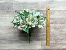 Load image into Gallery viewer, Map Page Paper Rose Bouquet
