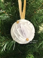 Load image into Gallery viewer, Paper Christmas Ornament Set
